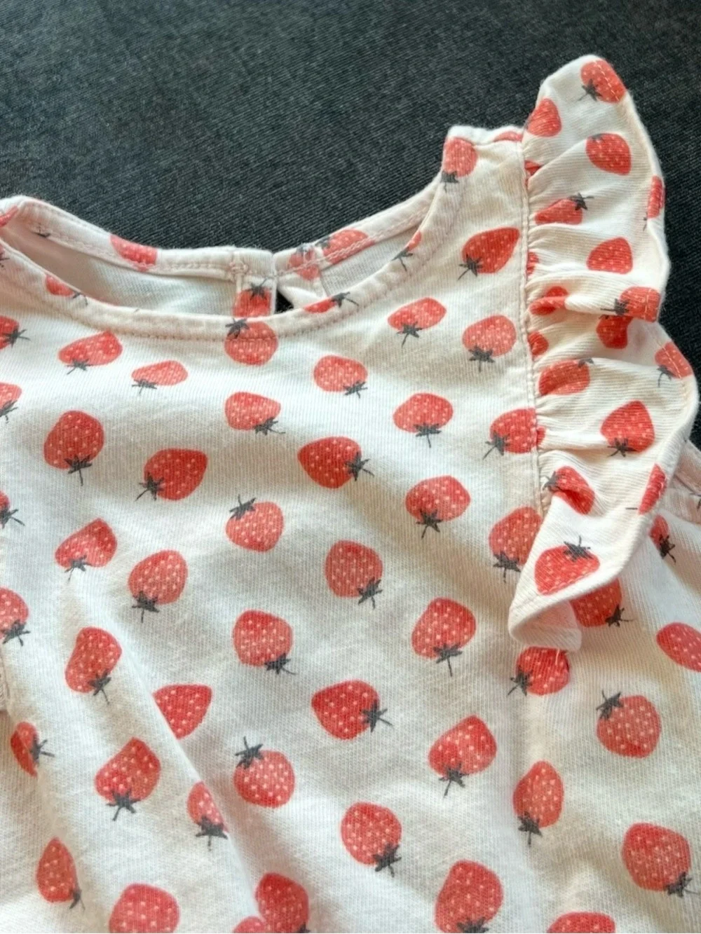 Baby Gap Girls Strawberry Print Ruffle Jumpsuit Size 12-18 Months